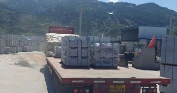 呼伦贝尔 芝麻白仿形路沿石，直形路沿石