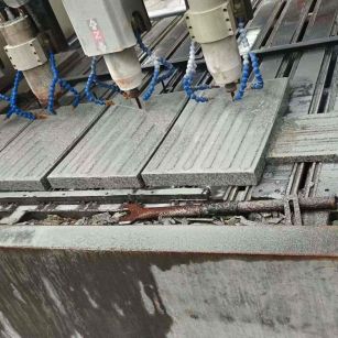 呼伦贝尔 芝麻白花岗岩荔枝面盲道雕刻