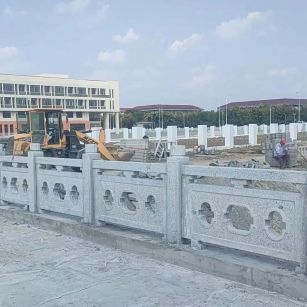 呼伦贝尔 白麻花岗岩荔枝面河道栏杆