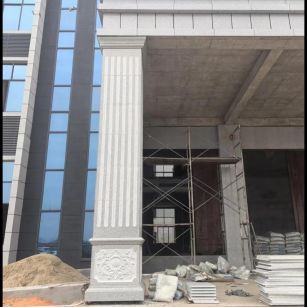 呼伦贝尔 芝麻白光面花岗岩门楼大柱（罗马柱）配雕花底座