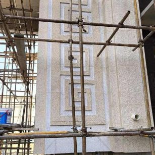 呼伦贝尔 黄金麻花岗岩别墅外墙干挂回纹造型效果