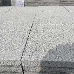 呼伦贝尔 白麻花岗岩石材推荐 荔枝面地铺石