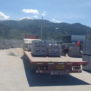 呼伦贝尔 芝麻白仿形路沿石，直形路沿石