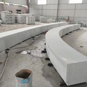 呼伦贝尔芝麻白花岗岩石板材 园林光面弧形坐凳