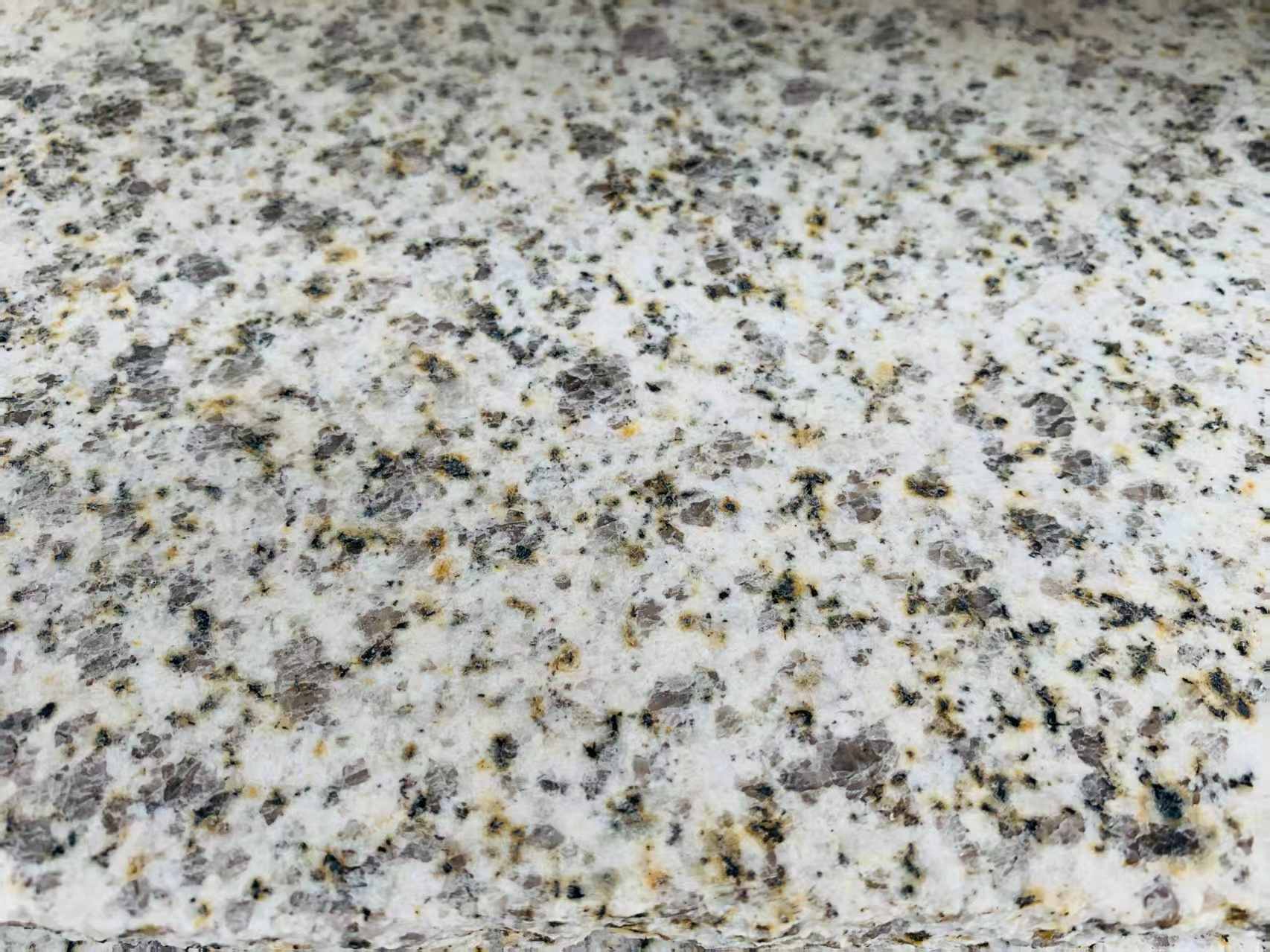 呼伦贝尔 黄金麻花岗岩石材浅黄光面