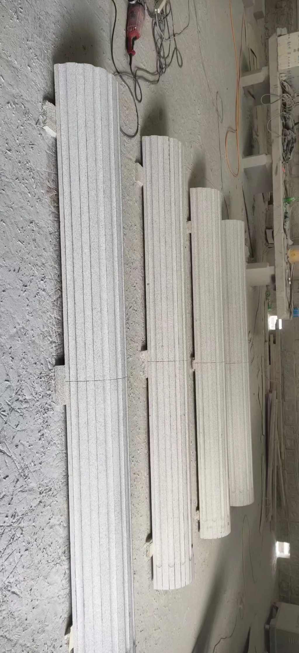 呼伦贝尔 花岗岩厂家带你看白麻花岗岩门楼大柱柱皮