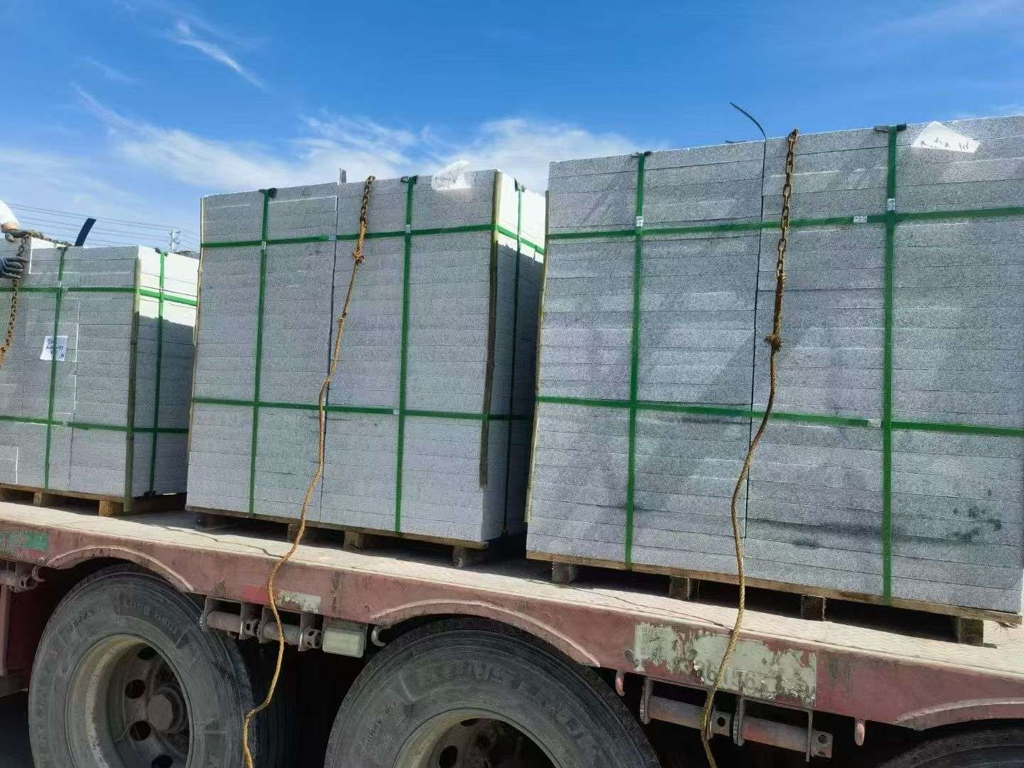 呼伦贝尔 芝麻白花岗岩地铺石装车日常