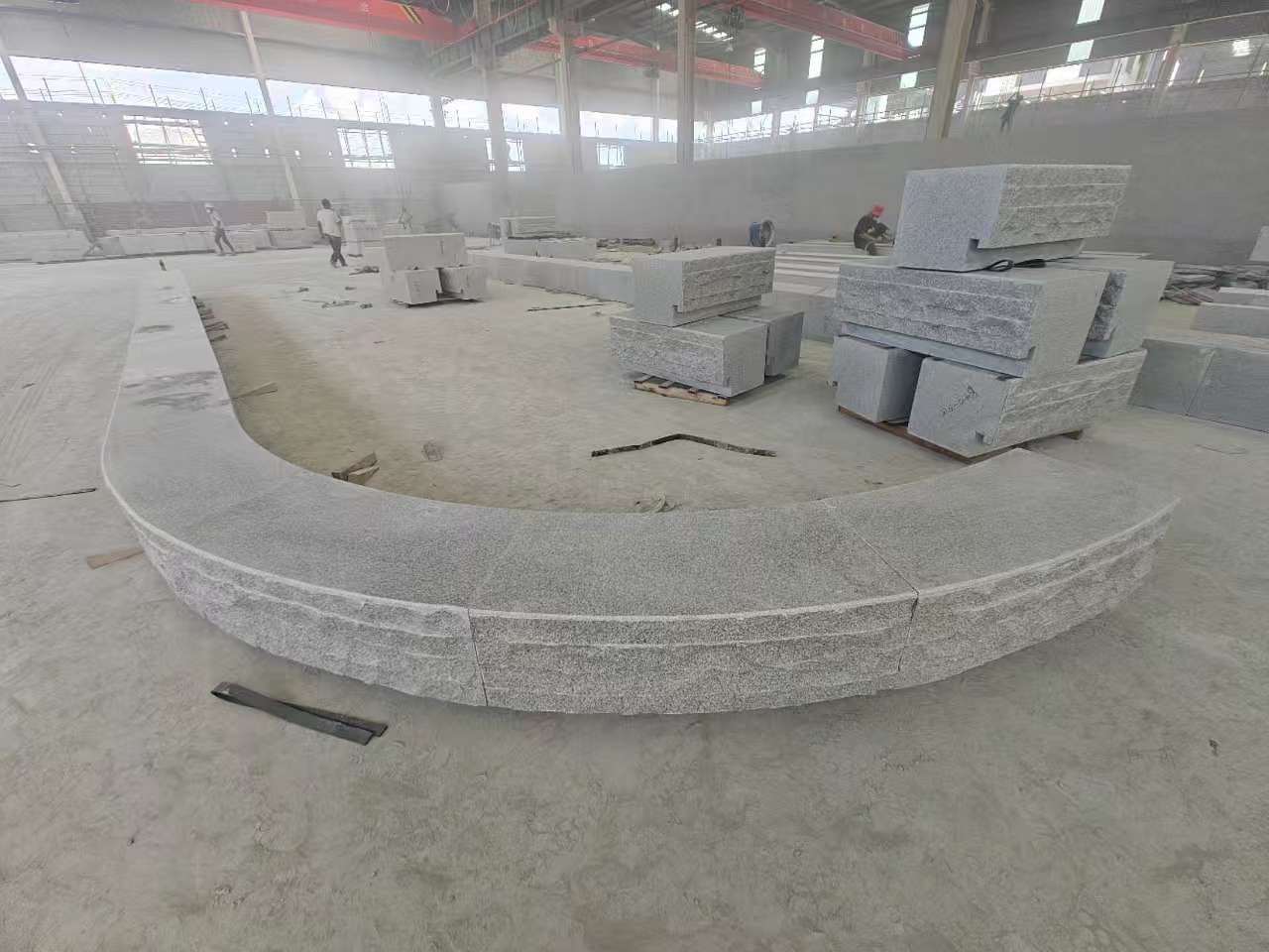 呼伦贝尔 芝麻白异形坐凳，自然面光面弧形加工