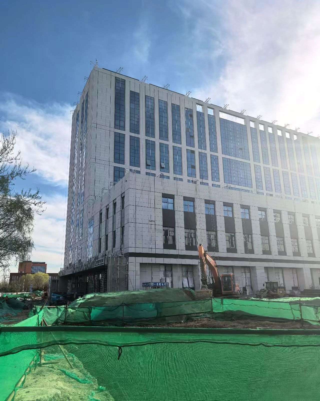 呼伦贝尔 白麻花岗岩石材外墙干挂