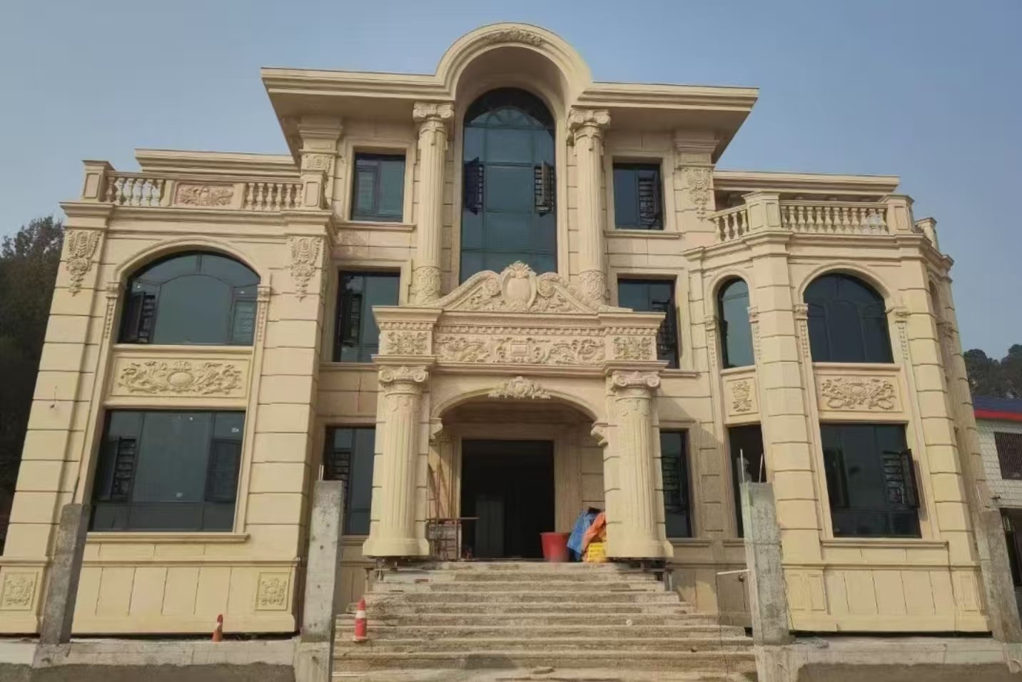 呼伦贝尔 黄金麻花岗岩别墅外墙干挂