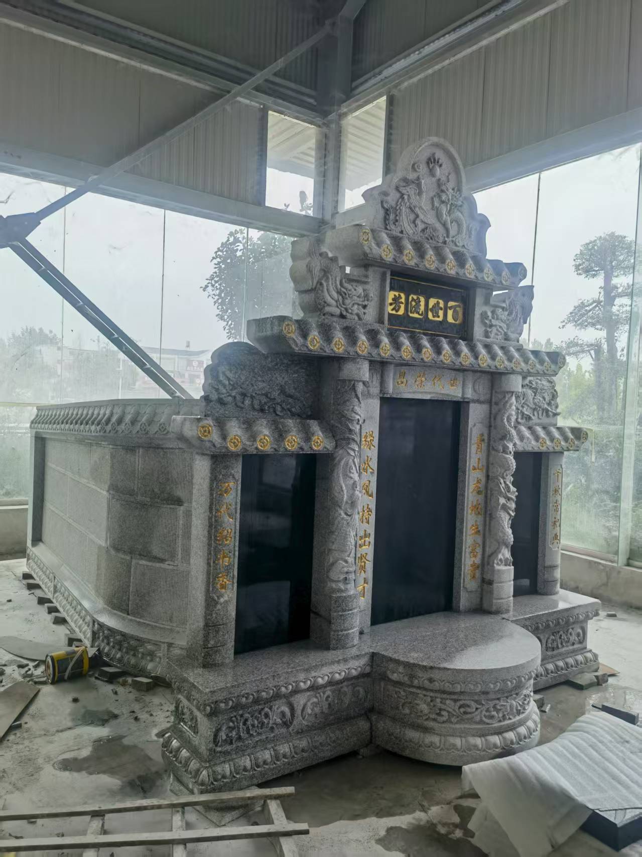 呼伦贝尔 芝麻白墓碑效果展示图