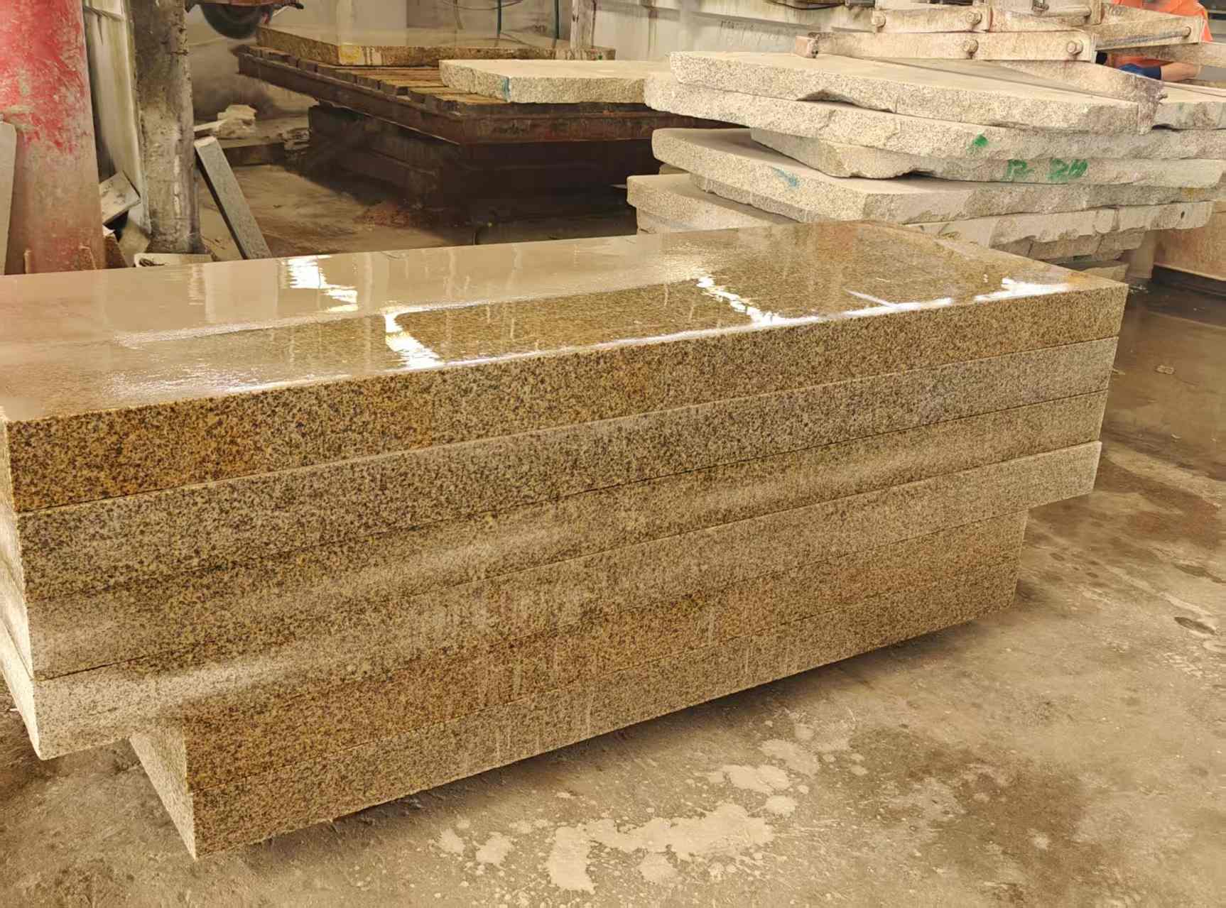 呼伦贝尔 黄金麻栏杆料半成品加工中