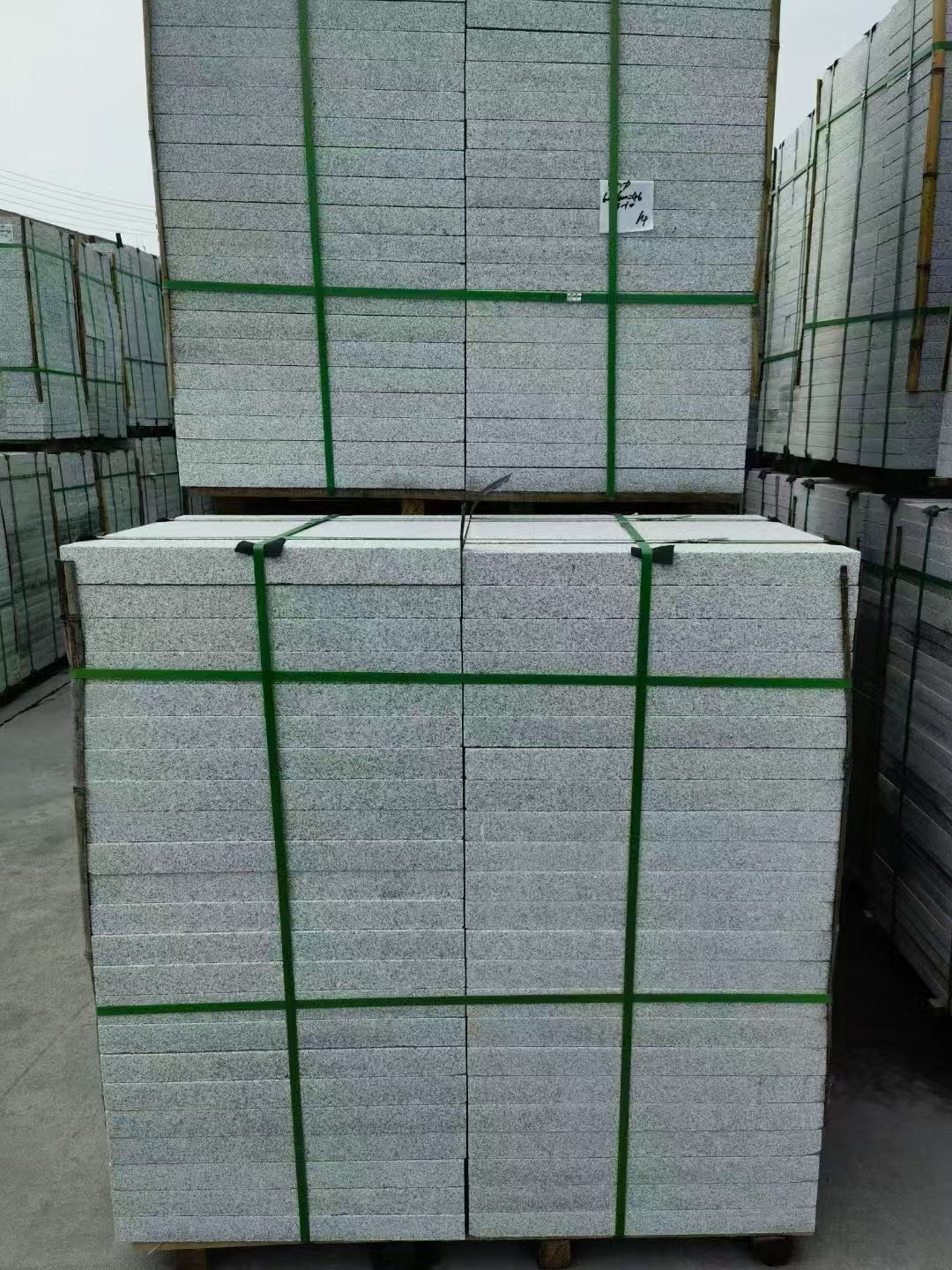 呼伦贝尔 芝麻白火烧，园林广场市政工程地铺石，1.8~5.0厚均有现货