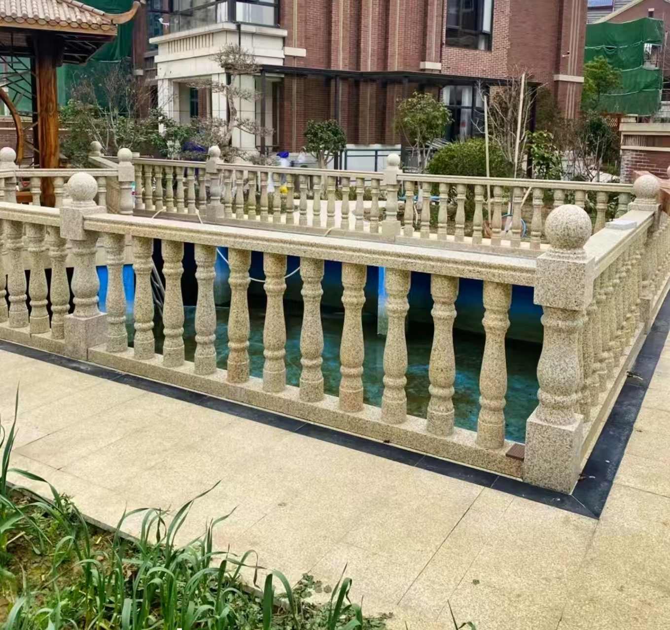 呼伦贝尔黄金麻花岗岩石材栏杆，扶手，将军柱，花瓶柱