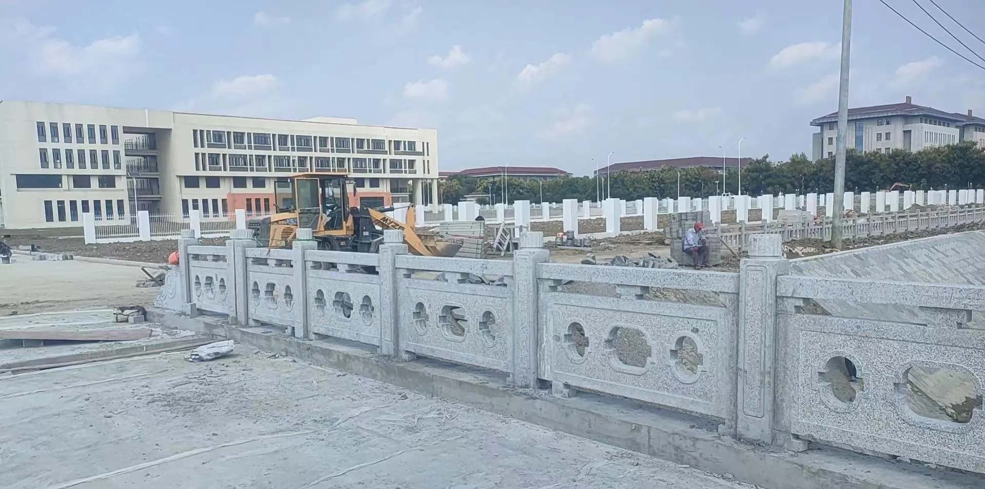 呼伦贝尔 白麻花岗岩荔枝面河道栏杆