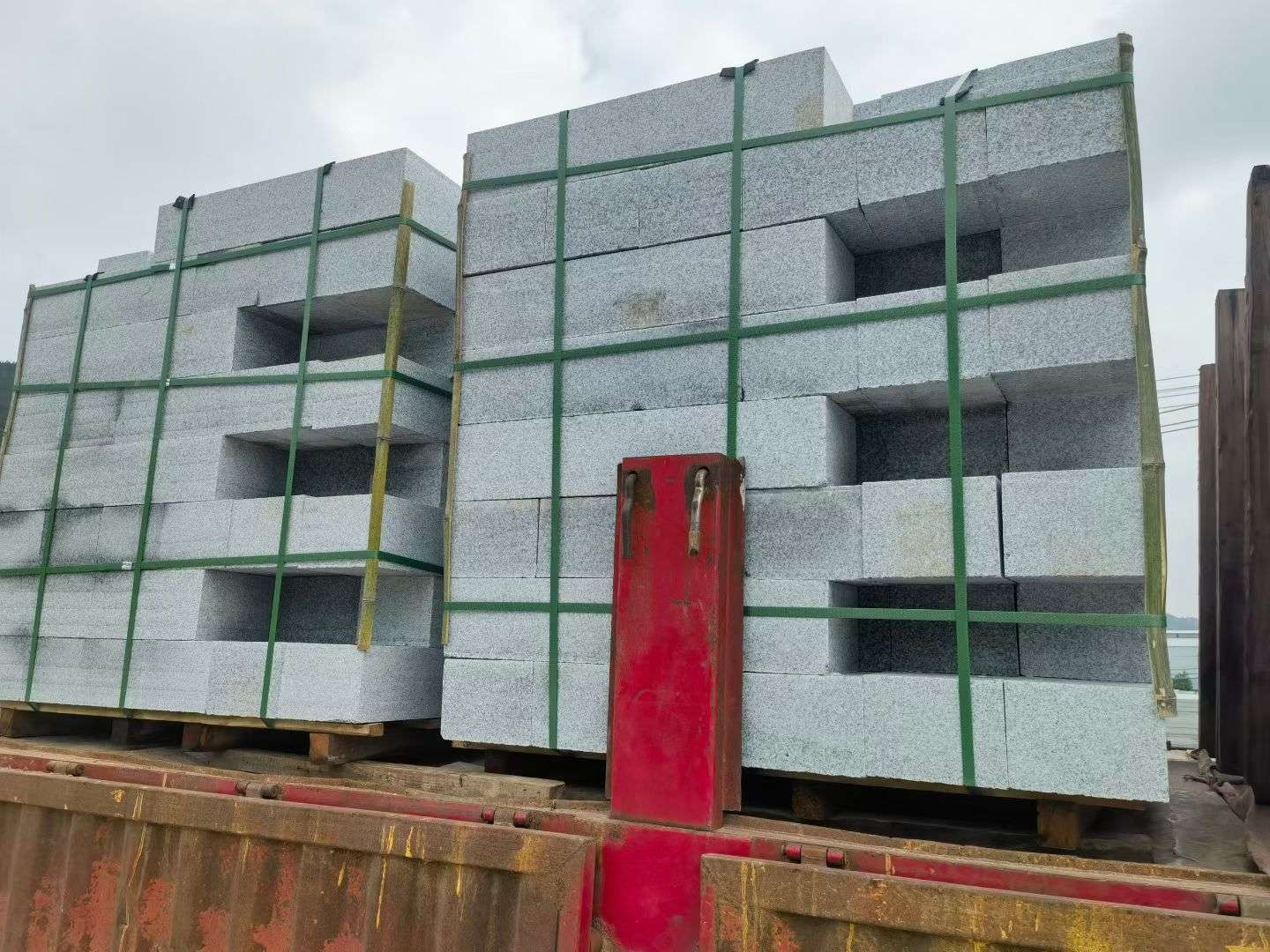 呼伦贝尔 芝麻白花岗岩路沿石，平石，路侧石，马路牙子，路缘石，立缘石，平缘石等