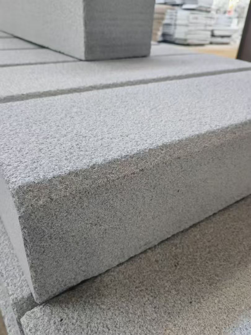 呼伦贝尔 芝麻灰荔枝面路沿石